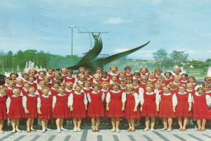 Bilde av Foran Hvalfangsmonumentet